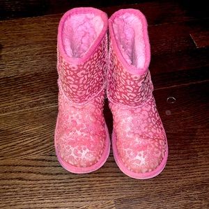 Pink cheeta uggs